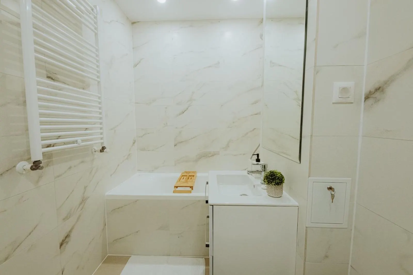 Mara Hils Apartment Bucharest